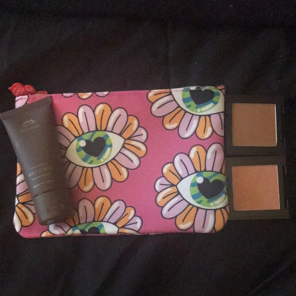 ⭐️ Pink Eye-Flower Print Cosmetic Pouch with Makeup and Body Care